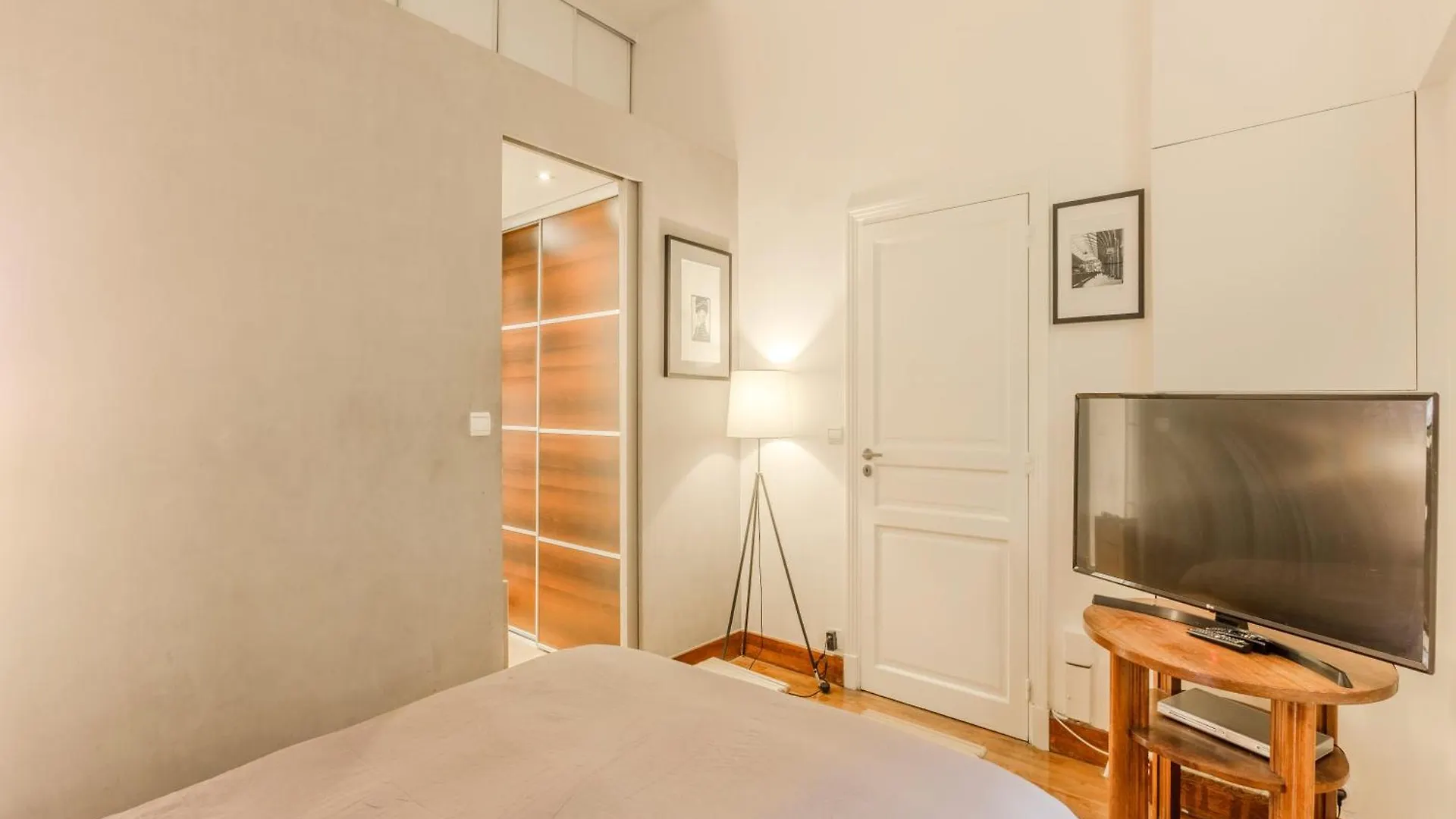 Apartment Grand 3p Centre Historique 01 Montorgueil *